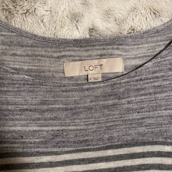 Ann Taylor Loft Top - Picture 4 of 6